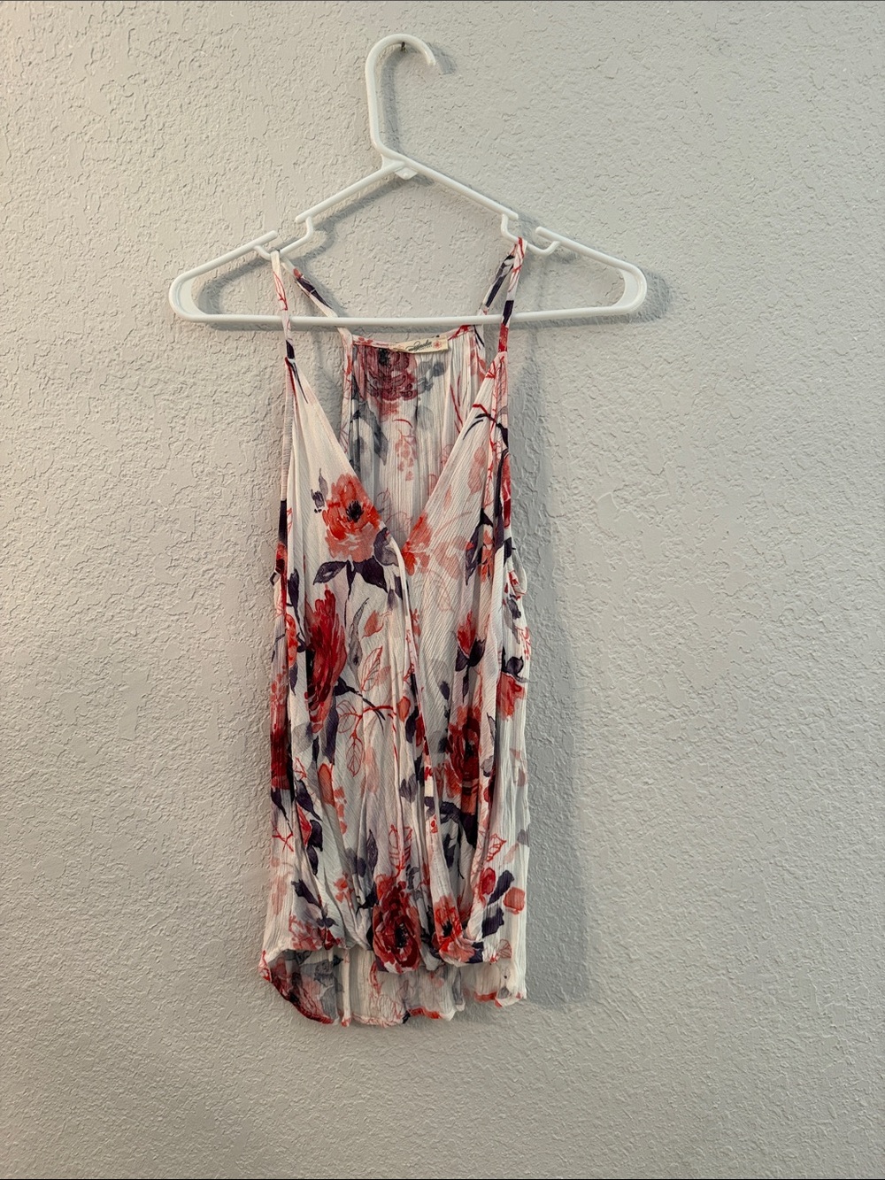 Floral Sleeveless Pleated Tank Top - White with Red & Purple Flowers